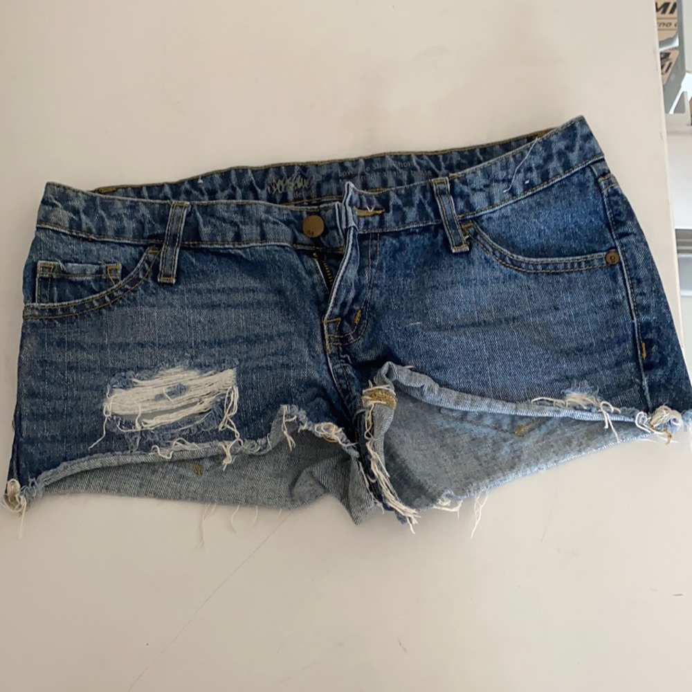 Low rise short shorts